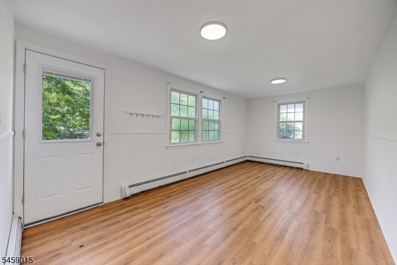 9 Edgewood Ave Property Photo 20
