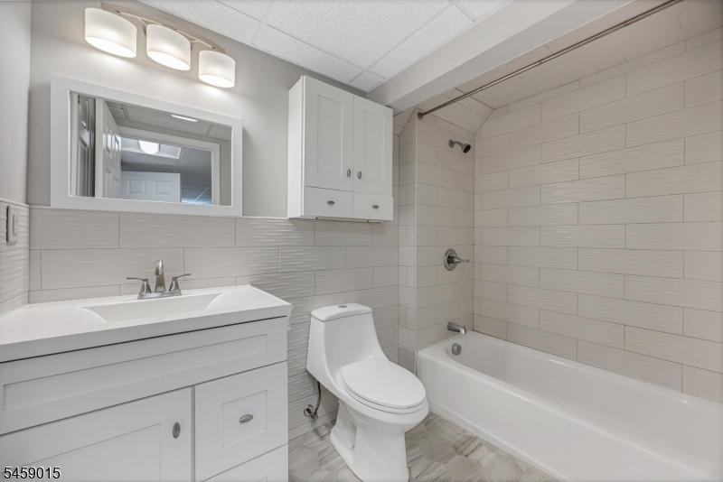 9 Edgewood Ave Property Photo 22