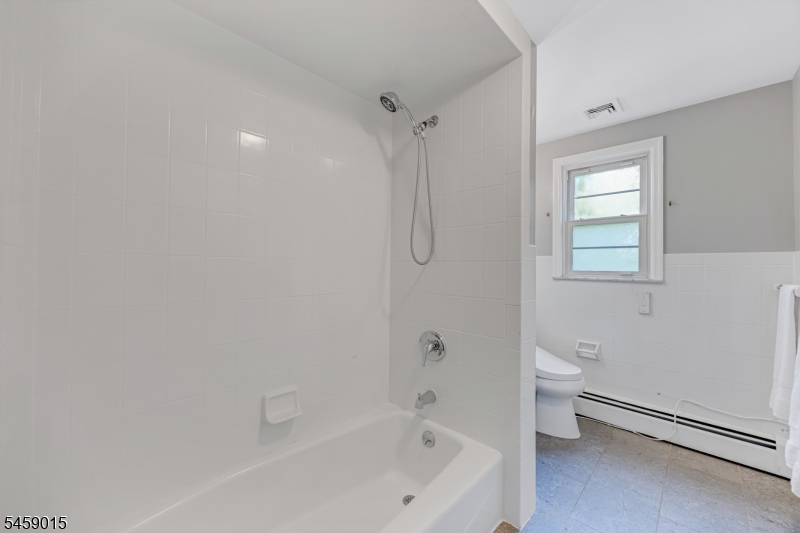 9 Edgewood Ave Property Photo 27