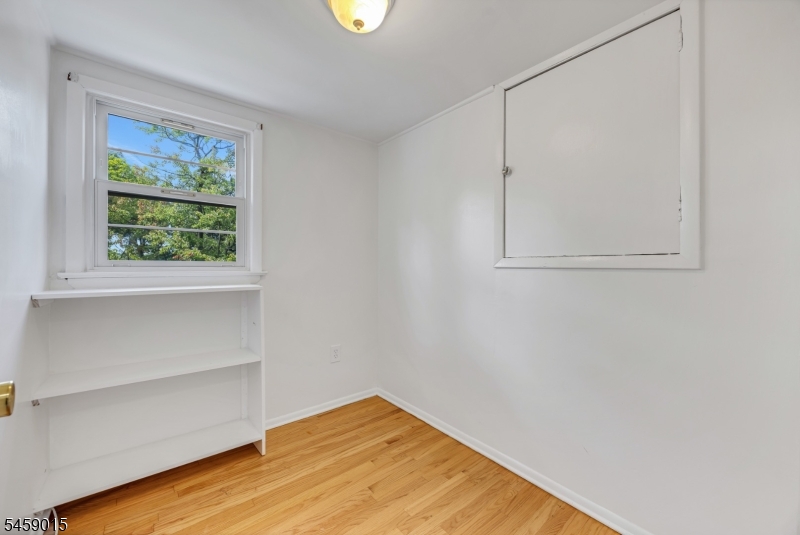 9 Edgewood Ave Property Photo 34