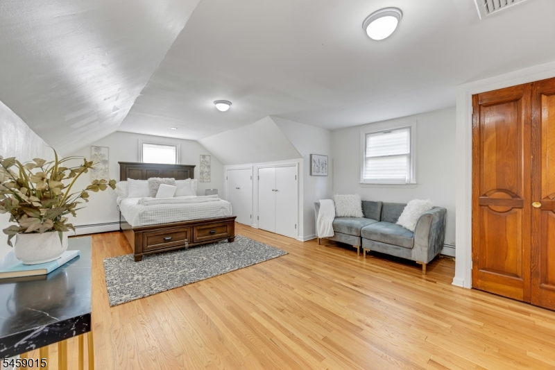9 Edgewood Ave Property Photo 35