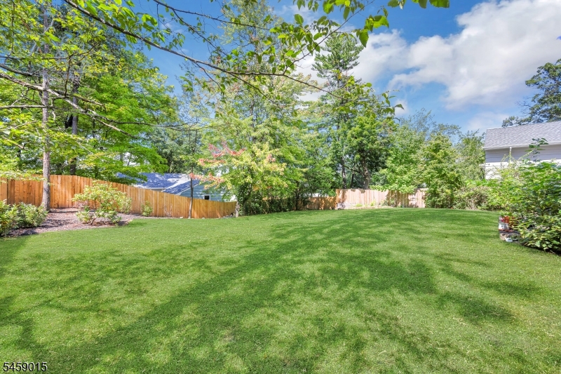 9 Edgewood Ave Property Photo 37