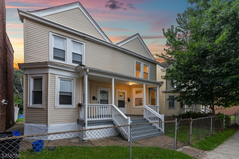 265 Sanford St Property Photo 1
