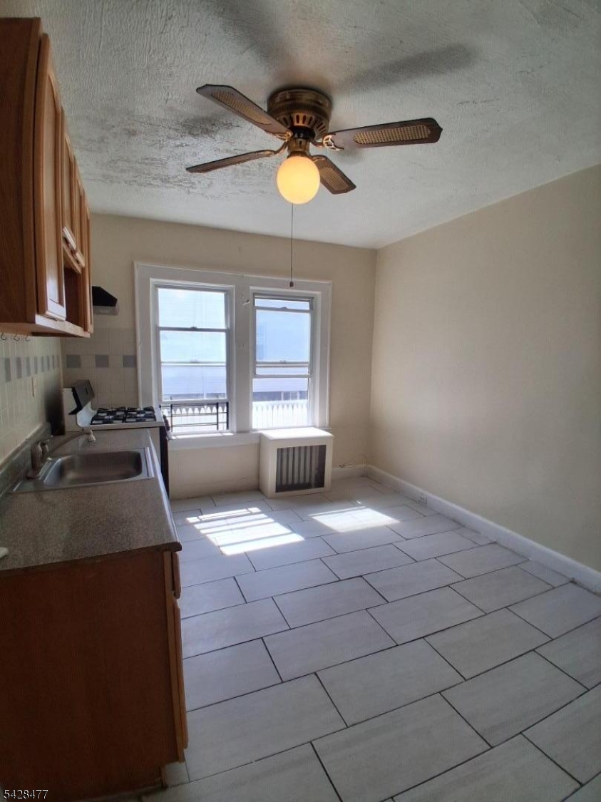 70 Bedford St 3 Property Photo 4