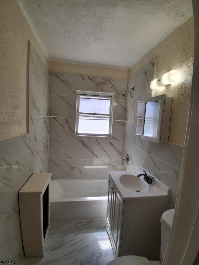 70 Bedford St 3 Property Photo 7