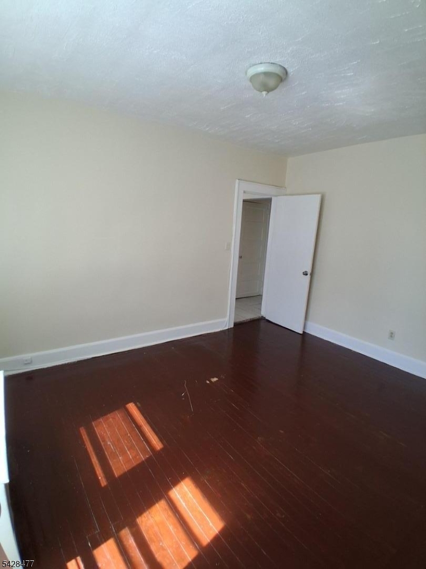 70 Bedford St 3 Property Photo 8