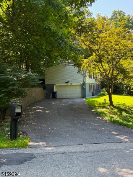 52 Scenic Dr Property Photo 3