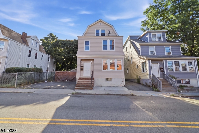 760 Grove St 1 Property Photo 1