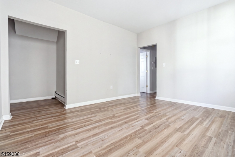 760 Grove St 1 Property Photo 10