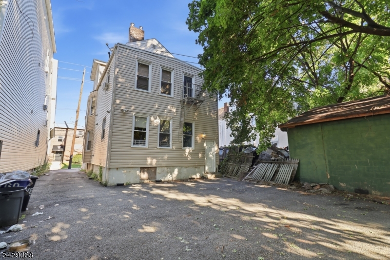 760 Grove St 1 Property Photo 18