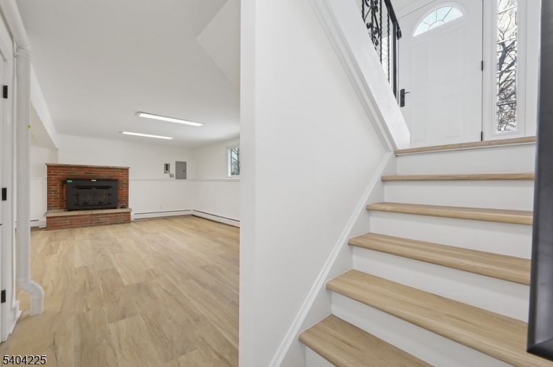 512 Lake Shore Dr Property Photo 17