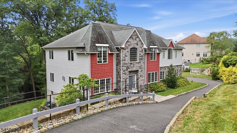 18 Puddingstone Rd Property Photo 1