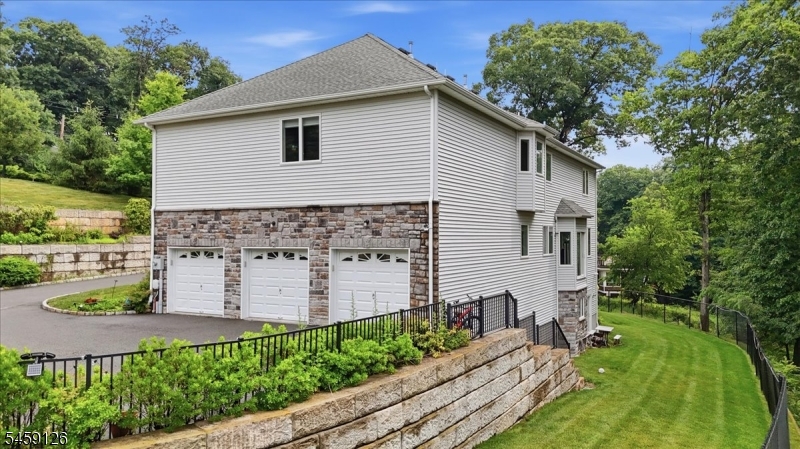 18 Puddingstone Rd Property Photo 2