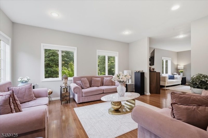 18 Puddingstone Rd Property Photo 10