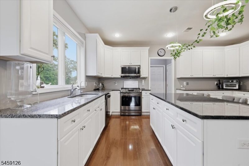 18 Puddingstone Rd Property Photo 16