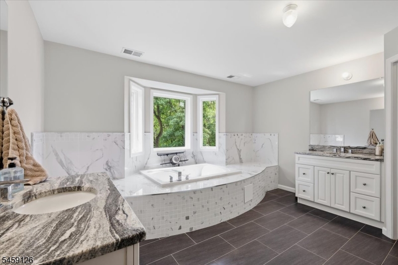 18 Puddingstone Rd Property Photo 32