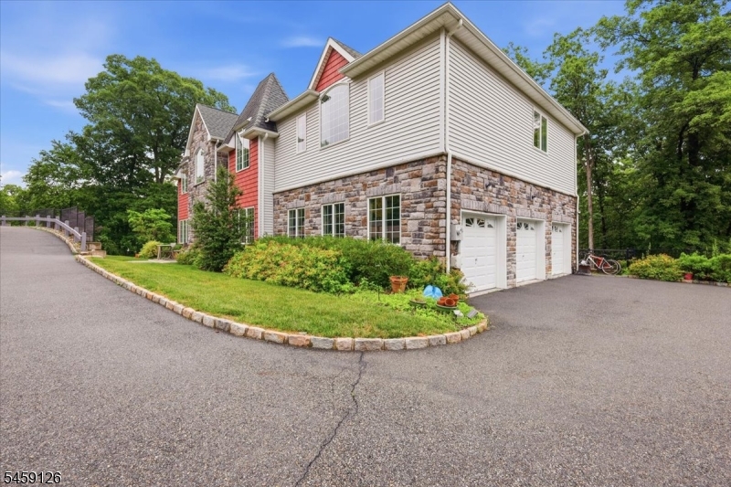 18 Puddingstone Rd Property Photo 38