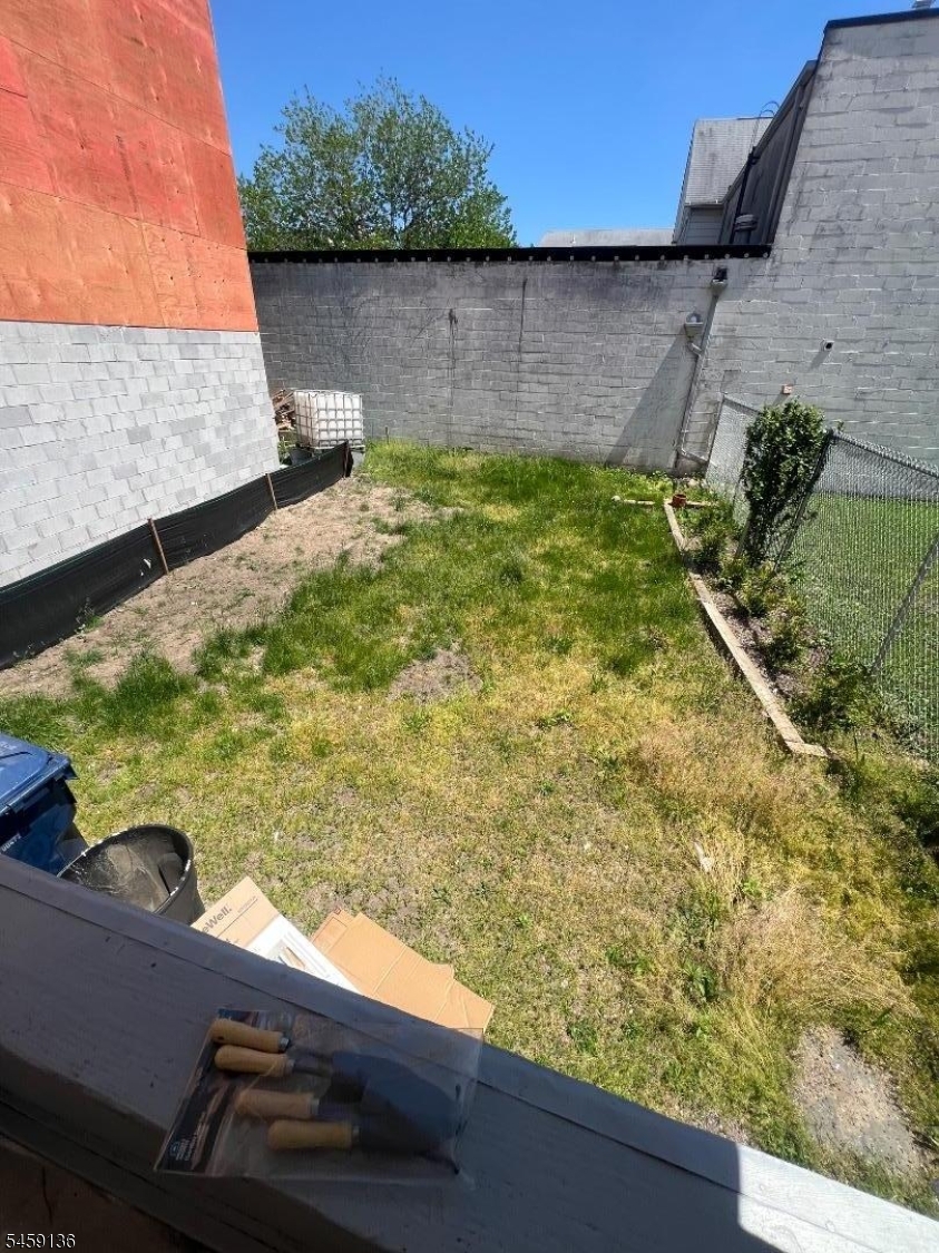 52 S State St Property Photo 10