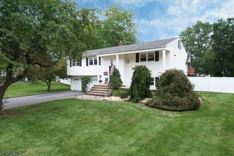 26 Curtis Dr Property Photo 1