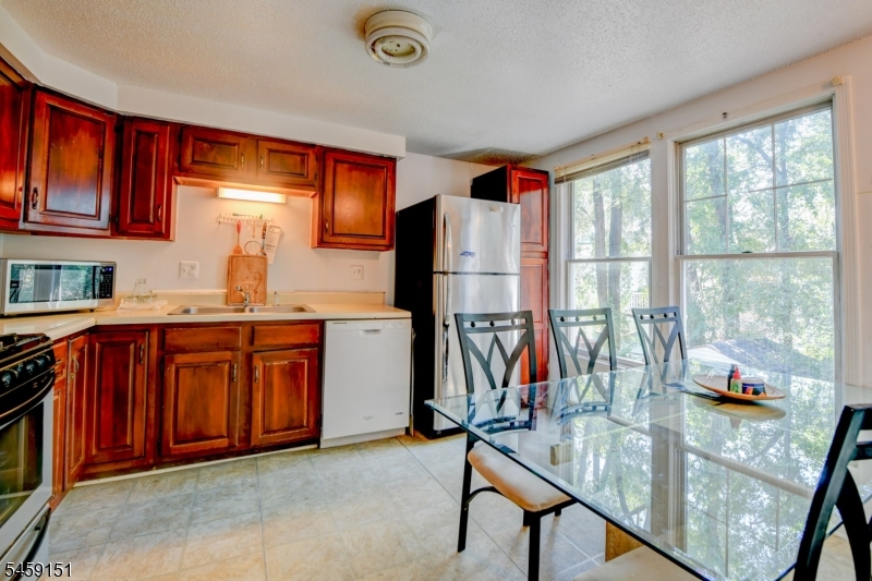 493 Fayette St Property Photo 4