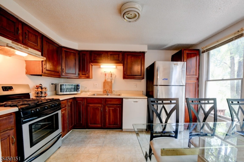 493 Fayette St Property Photo 7