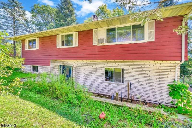 6 Barberry St Property Photo 2