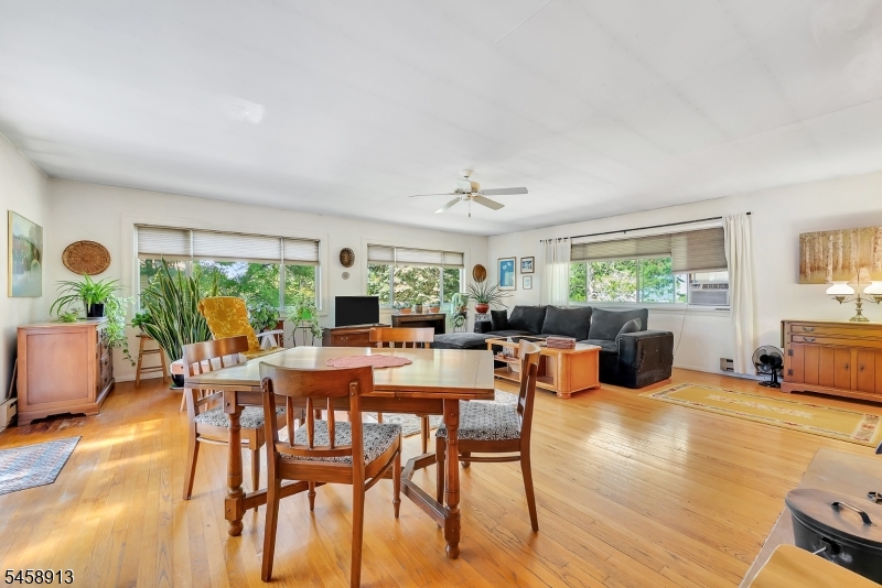 6 Barberry St Property Photo 5