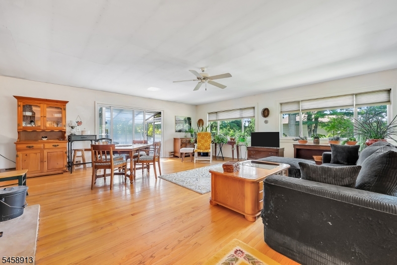 6 Barberry St Property Photo 16