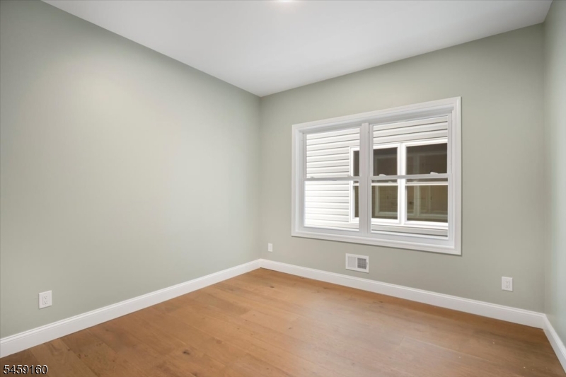192 Amherst St Property Photo 21