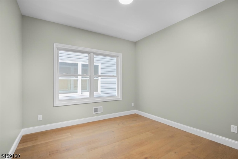 192 Amherst St Property Photo 22