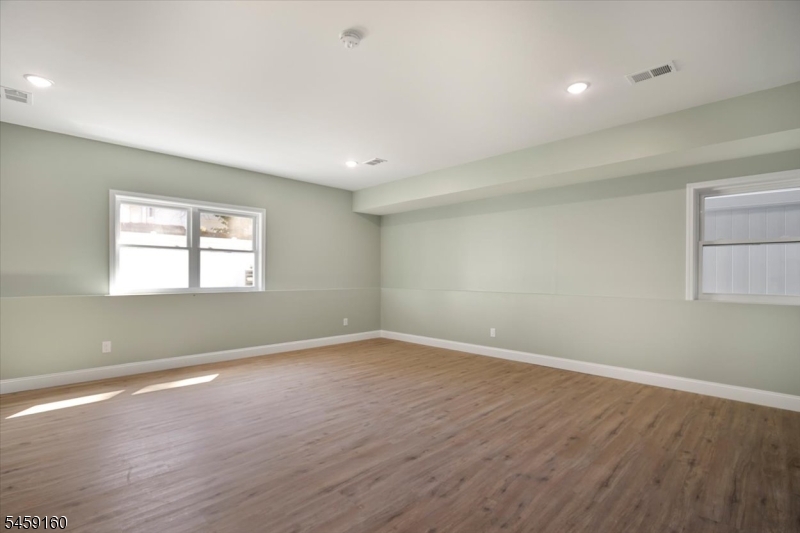 192 Amherst St Property Photo 27