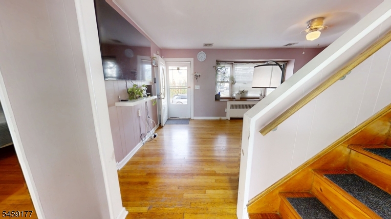 611 Green St Property Photo 8