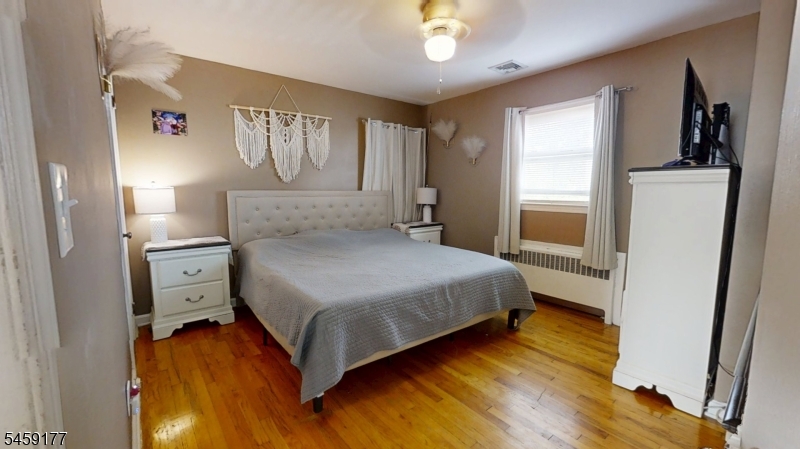611 Green St Property Photo 12