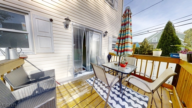 611 Green St Property Photo 25