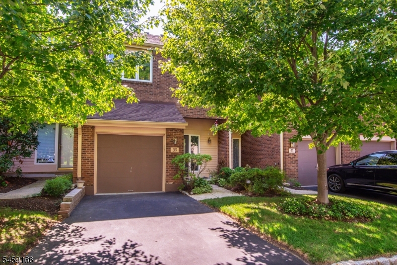 39 Chelsea Ct Property Photo 2