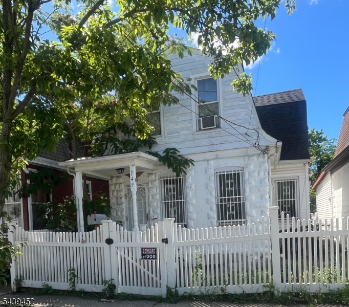 149 Lake Ave Property Photo 1