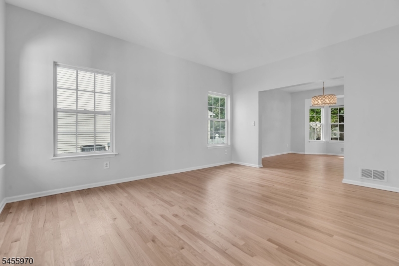 59 Huntley Way Property Photo 6