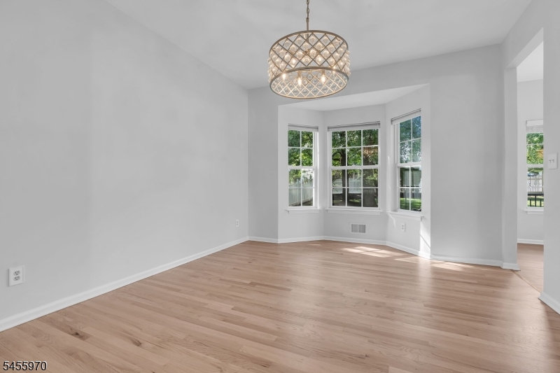 59 Huntley Way Property Photo 8