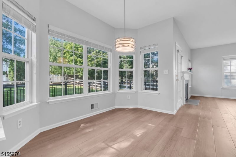 59 Huntley Way Property Photo 10