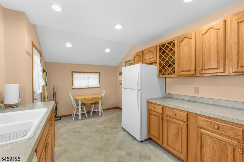18 State St Property Photo 10