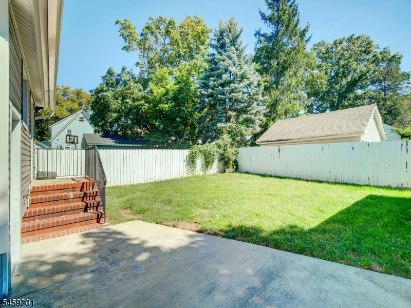 1213 Grant Ave Property Photo 5