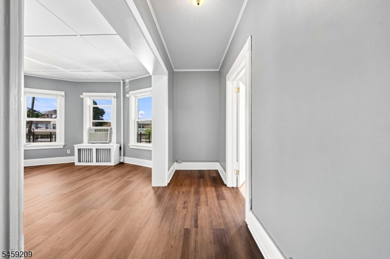 33 Van Houten Pl 3 Property Photo 3