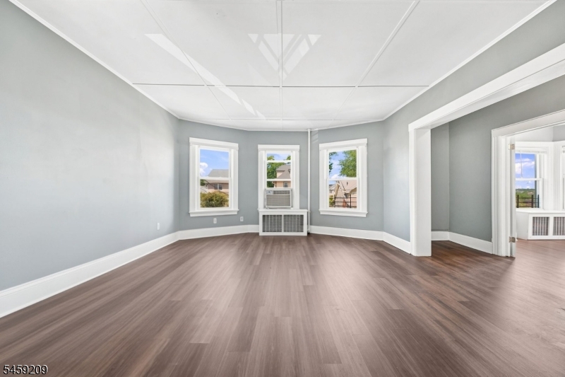 33 Van Houten Pl 3 Property Photo 6