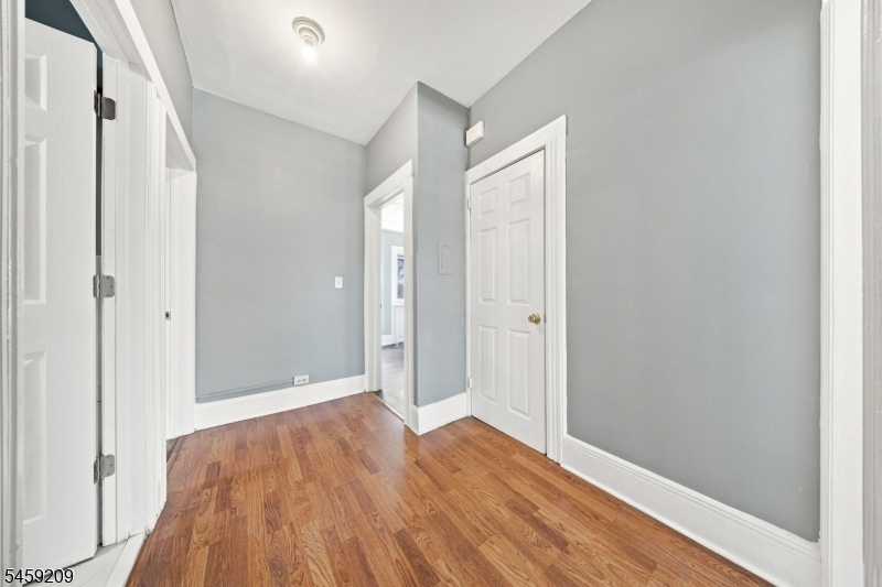 33 Van Houten Pl 3 Property Photo 12