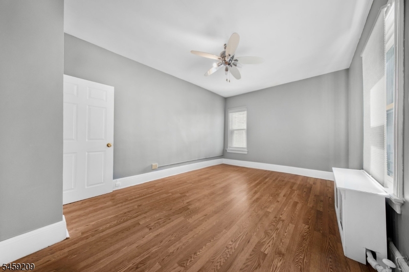 33 Van Houten Pl 3 Property Photo 14