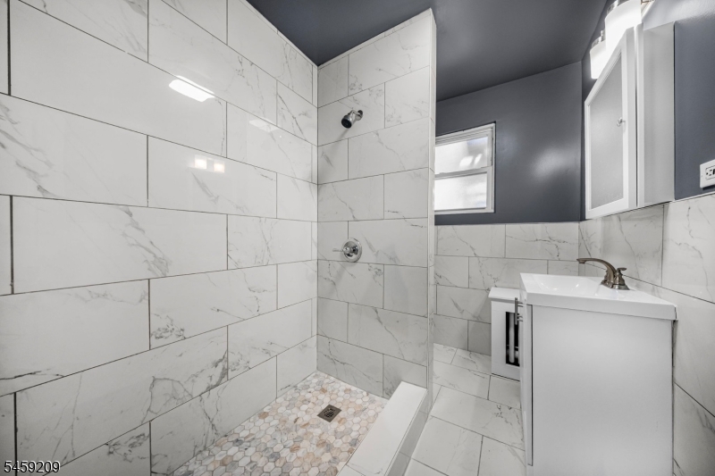 33 Van Houten Pl 3 Property Photo 16