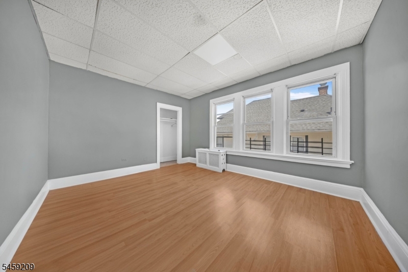 33 Van Houten Pl 3 Property Photo 17