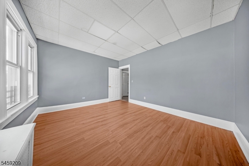 33 Van Houten Pl 3 Property Photo 18