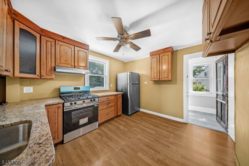 33 Van Houten Pl 3 Property Photo 19