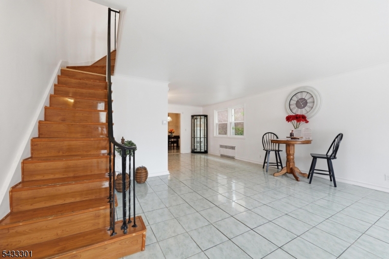 136 W 56th St Property Photo 3